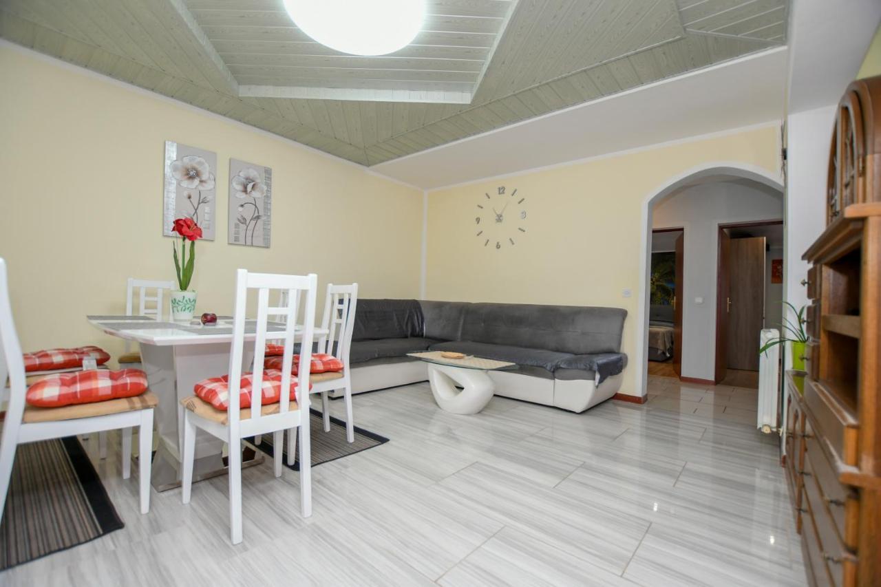 Apartments Katja Πόρετς Εξωτερικό φωτογραφία