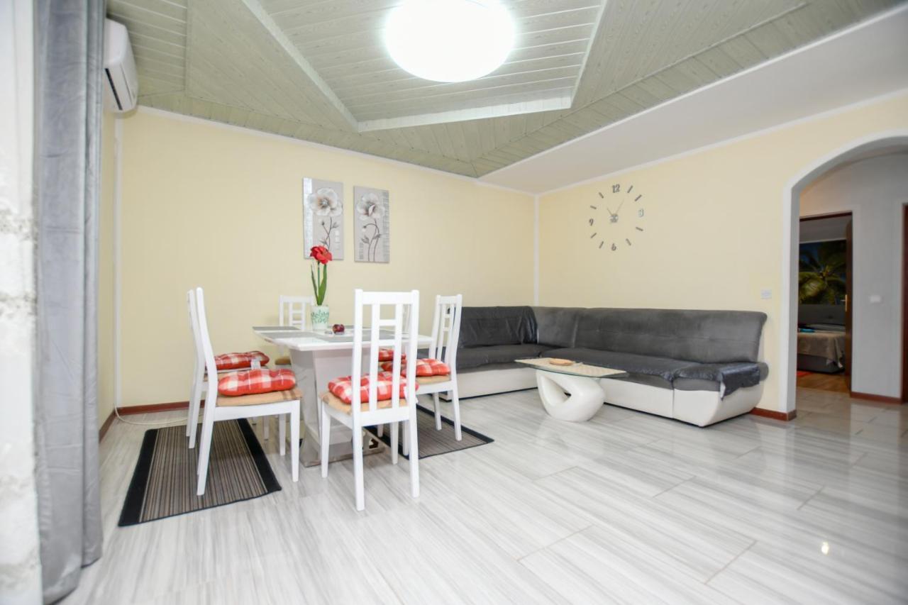 Apartments Katja Πόρετς Εξωτερικό φωτογραφία