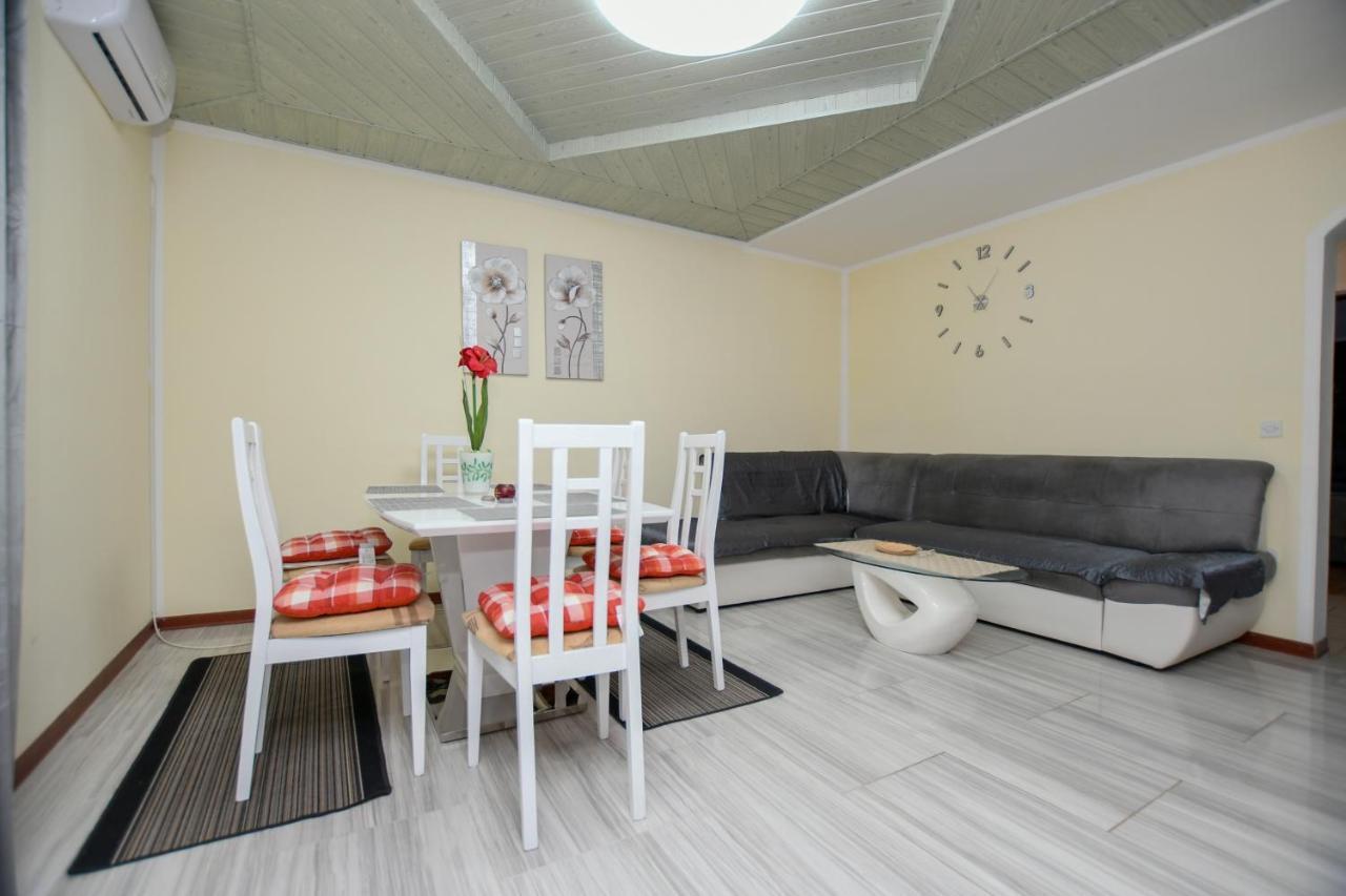 Apartments Katja Πόρετς Εξωτερικό φωτογραφία