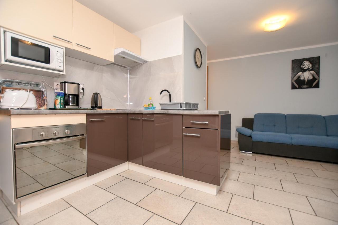 Apartments Katja Πόρετς Εξωτερικό φωτογραφία