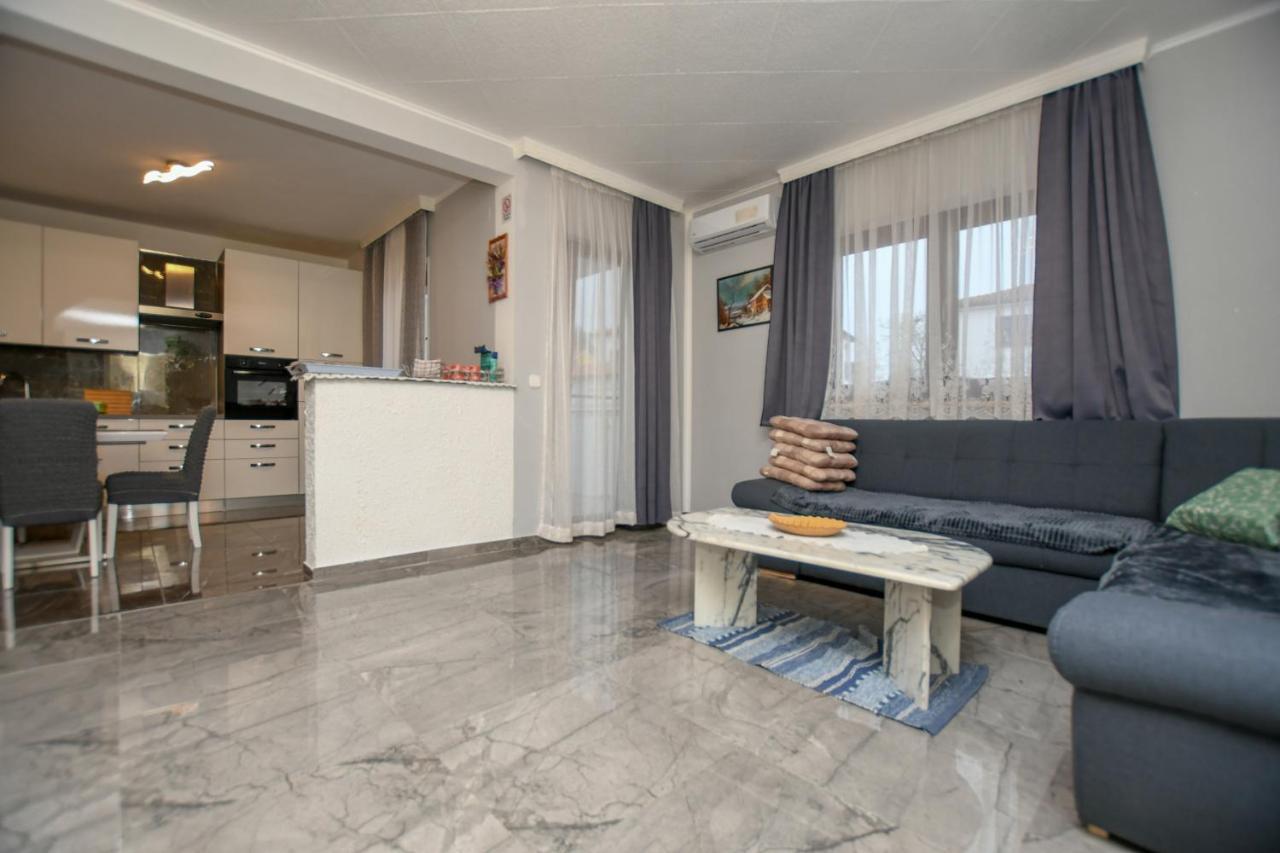 Apartments Katja Πόρετς Εξωτερικό φωτογραφία